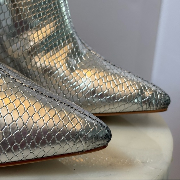 AQUA Silver Snake Print Metallic Pointed Toe Ankle Boots Heels Size 8.5 - Picture 10 of 16